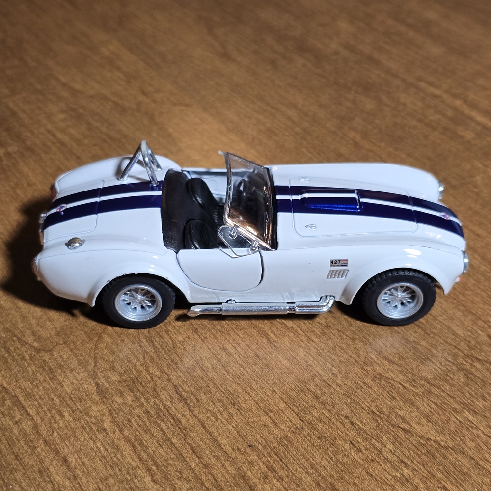 KINSMART 1:32 1965 Shelby Cobra 427  S/C Diecast Model Car